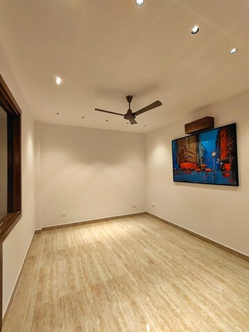 Room in 4 BHK Builder Floor at Ansal Sushant Lok I, Sector 43 – for Sale