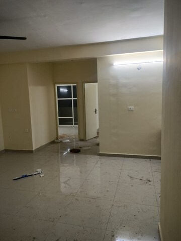 Room in 2 BHK Apartment at Pareena Laxmi Apartments, Sector 103 – for Rent