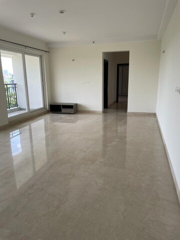 Room in 4 BHK Apartment at Prestige Misty Waters, Hebbal – for Rent