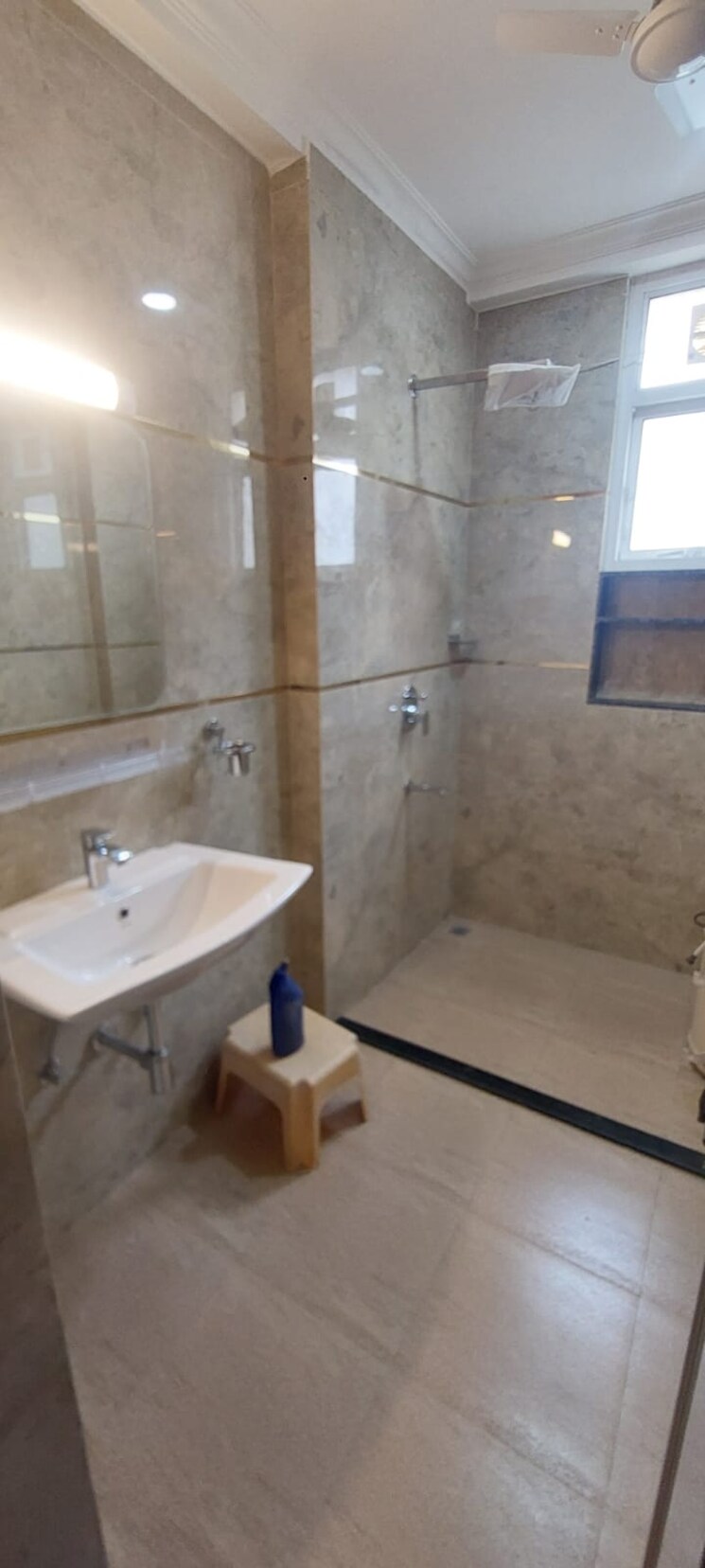 Bathroom, bestech-park-view-spa-next 3 Bedroom 1965 Sq.Ft. Apartment In Sector 67 Gurgaon 8142476