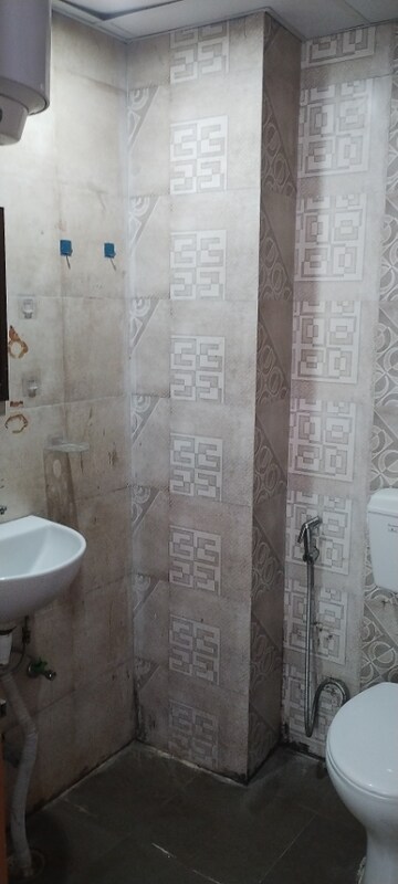 Bathroom in 1 RK Builder Floor at Sector 54 – for Rent