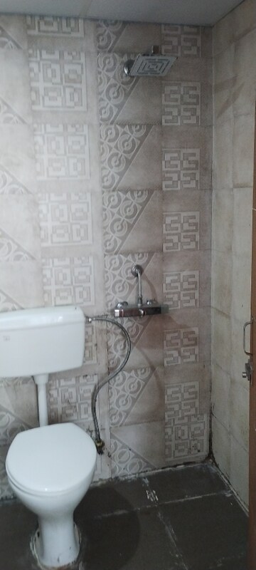 Bathroom in 1 RK Builder Floor at Sector 54 – for Rent