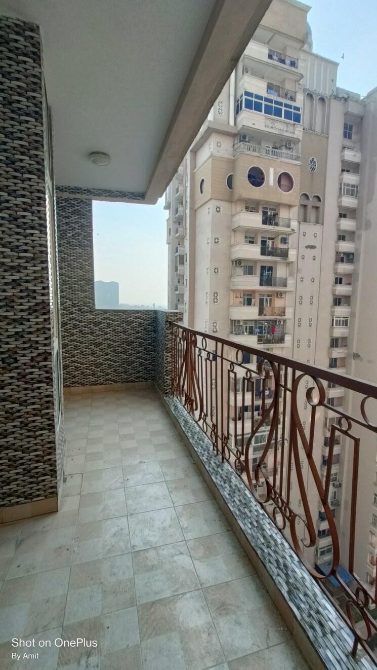Balcony, supertech-34-pavilion 3 Bedroom 1295 Sq.Ft. Apartment In Sector 34 Noida 8142480