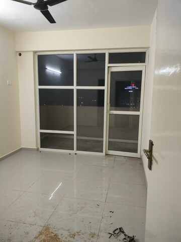 2 BHK Apartment For Rent in Pyramid Elite, Sector 86