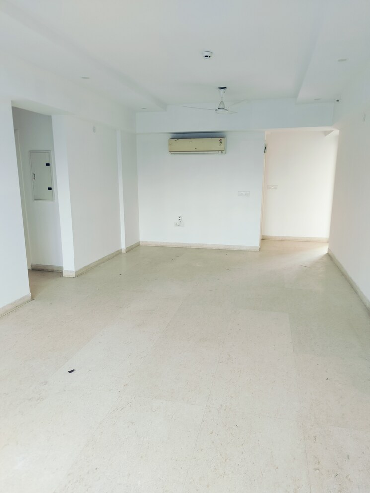 Room, dlf-regal-gardens 4 Bedroom 2215 Sq.Ft. Apartment In Sector 90 Gurgaon 8142525