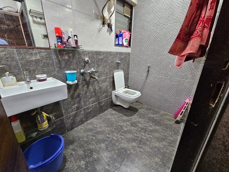 Attached Bathroom, utopia-garden-grove-mall 2 Bedroom 850 Sq.Ft. Apartment In Borivali West Mumbai 8142528