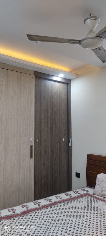 Room in 2 BHK Builder Floor at Lajpat Nagar ii – for Rent