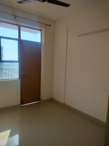 Room in 2 BHK Apartment at Pyramid Heights, Sector 85 – for Rent