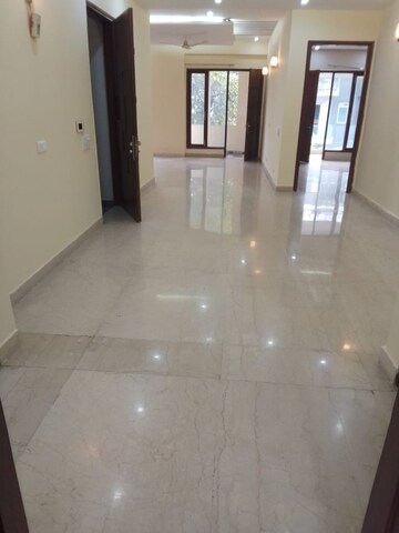Room in 3 BHK Builder Floor at Ansal Sushant Lok I, Sector 43 – for Rent