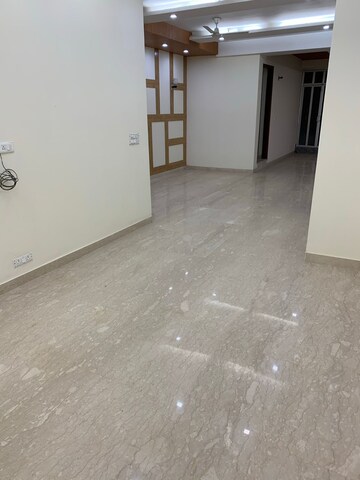 Room in 3 BHK Builder Floor at Ansal Sushant Lok I, Sector 43 – for Rent