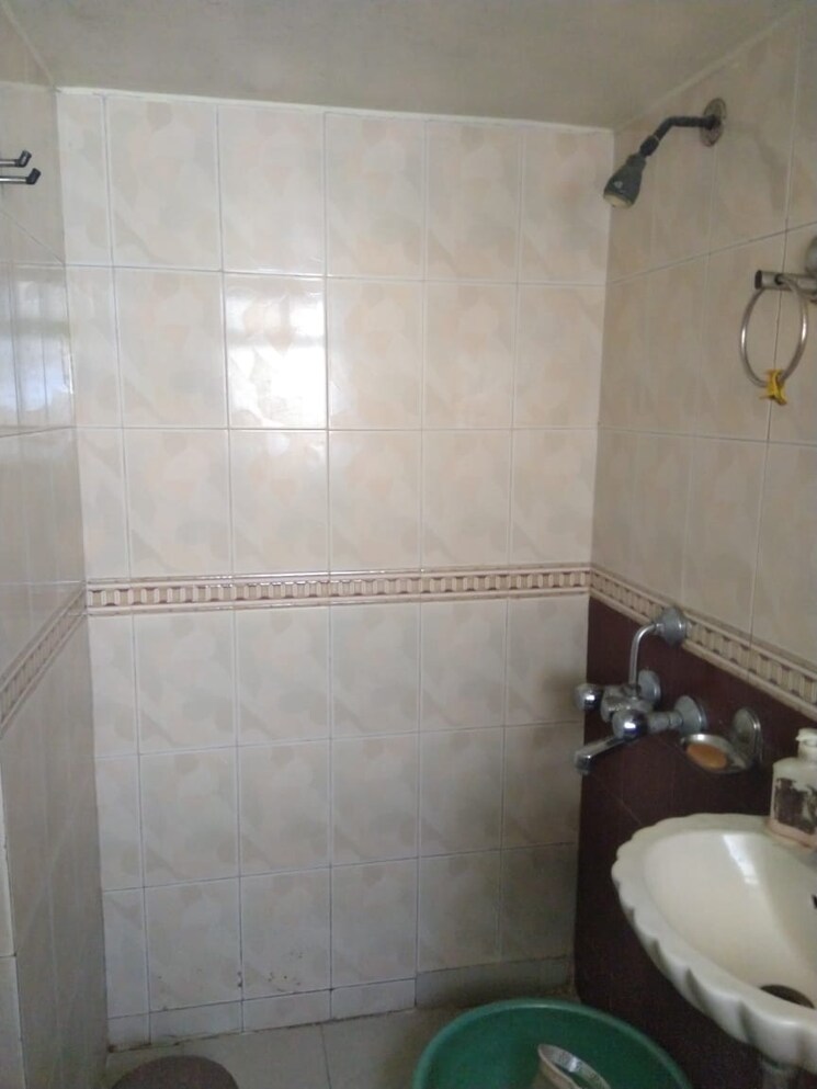 Bathroom, shiv-veer 1 Bedroom 430 Sq.Ft. Apartment In Kandivali West Mumbai 8142736