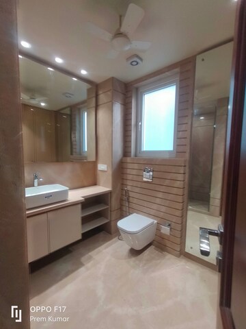 Attached Bathroom in 3 BHK Builder Floor at Defence Colony – for Rent