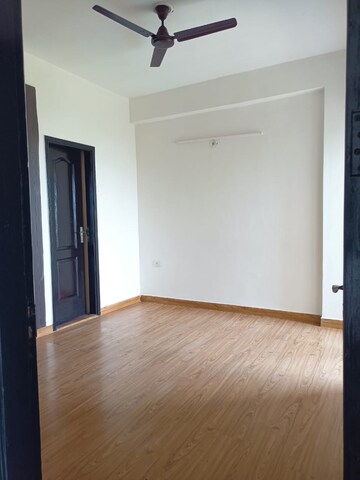 Room in 3 BHK Apartment at Aims Golf Avenue II, Sector 75 – for Sale
