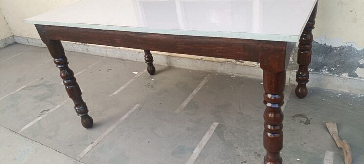  Parking, sector 49 6 Bedroom 162 Sq.Mt. Villa In Sector 49 Noida 8142794