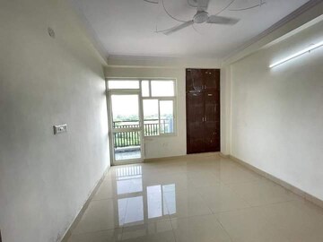 Room in 1 BHK Builder Floor at Saket – for Rent