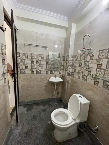 Bathroom in 1 BHK Builder Floor at Saket – for Rent