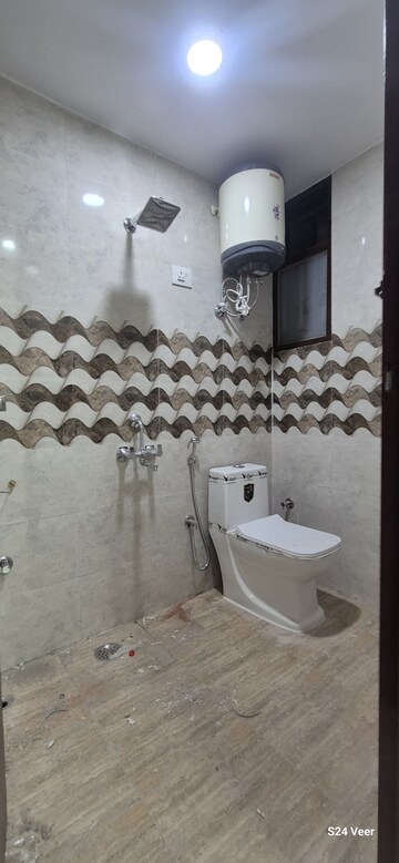 Bathroom in 2 BHK Apartment at Palm Residency Chhatarpur, Chattarpur – for Rent