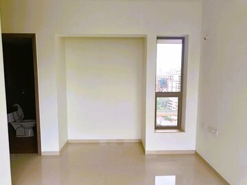 Room in 1 BHK Apartment at Mahavir Kanti Dreams, Nalasopara East – for Sale
