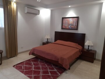 Bedroom in 3 BHK Builder Floor at Defence Colony – for Rent