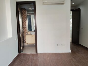 Room in 3 BHK Builder Floor at Greater Kailash ii – for Rent