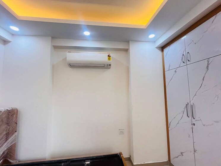 Room, sector 82 3.5 Bedroom 1810 Sq.Ft. Independent House In Sector 82 Noida 8143186