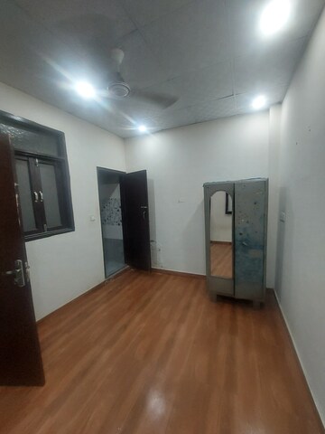 1 BHK Apartment For Rent in Aadharshila Apartment Sarita Vihar Delhi  8143256