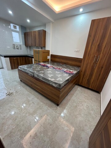 Bedroom in 1 RK Apartment at Ansal Sushant Lok I, Sector 43 – for Rent