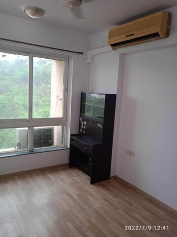 Room in 3 BHK Apartment at Hiranandani Gardens Octavius, Powai – for Sale