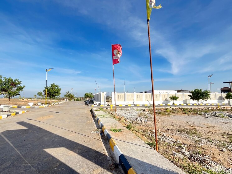 Garden, shukruthi-pranavi-pride  150 Sq.Yd. Plot In Bacharam Hyderabad 8143338