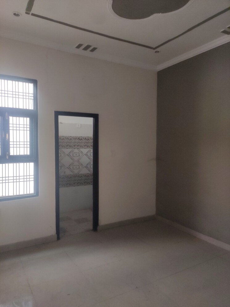 Room, jankipuram extension 2 Bedroom 1000 Sq.Ft. Independent House In Jankipuram Extension Lucknow 8143358