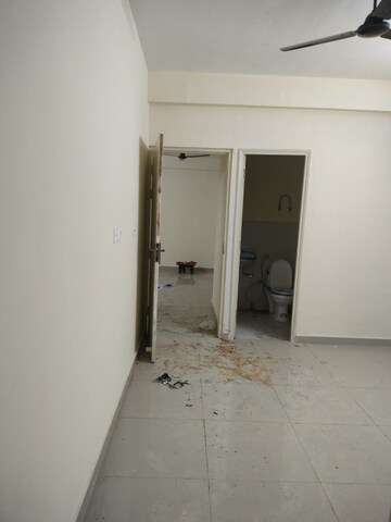 Room in 1 RK Apartment at Ansal Sushant Lok I, Sector 43 – for Rent
