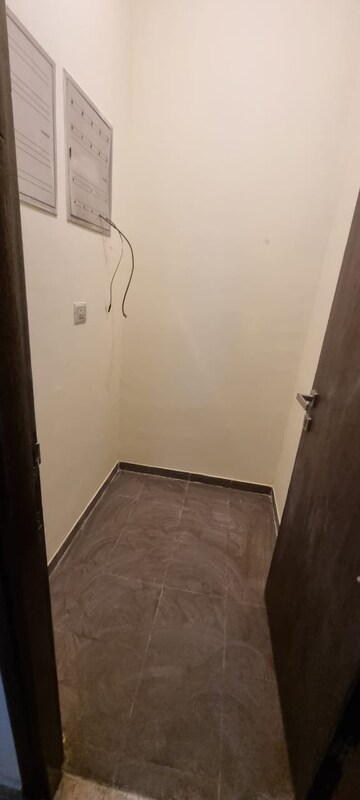 Room in 2.5 BHK Apartment at Lodha Splendora, Ghodbunder Road – for Rent