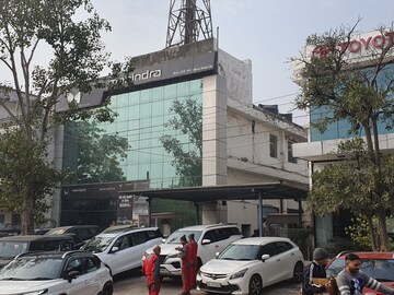  Showroom For Sale in Patparganj