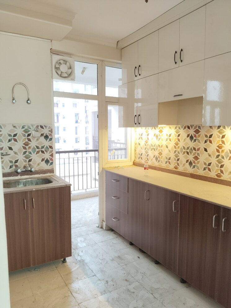 Kitchen, amrapali-leisure-park 3 Bedroom 1730 Sq.Ft. Apartment In Amrapali Leisure Valley Greater Noida 8143497