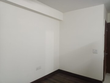 Room in 3 BHK Apartment at Landmark The Residency, Sector 103 – for Sale