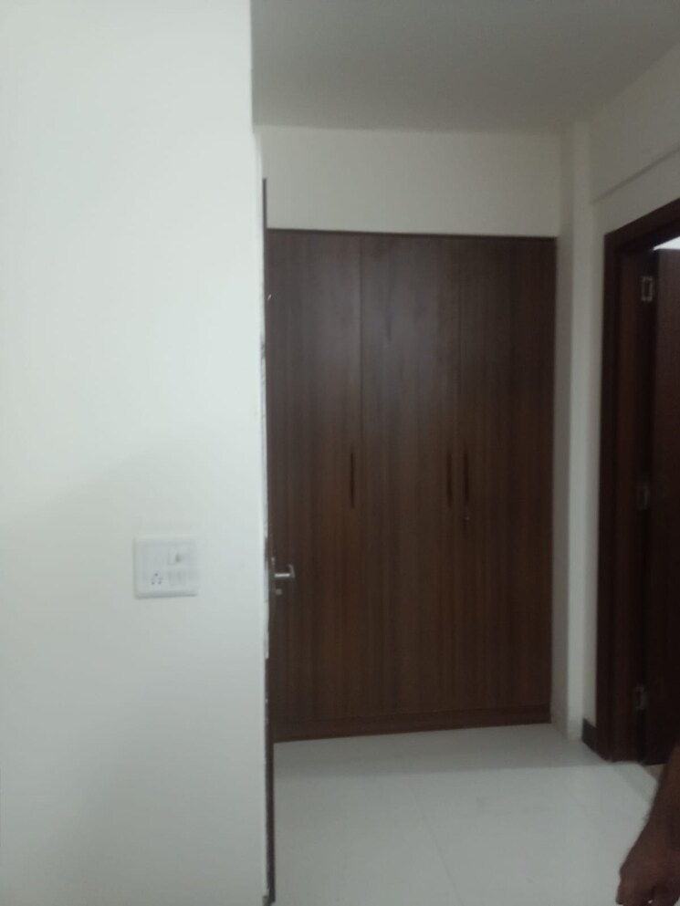 Room, landmark-the-residency 3 Bedroom 1710 Sq.Ft. Apartment In Sector 103 Gurgaon 8143503