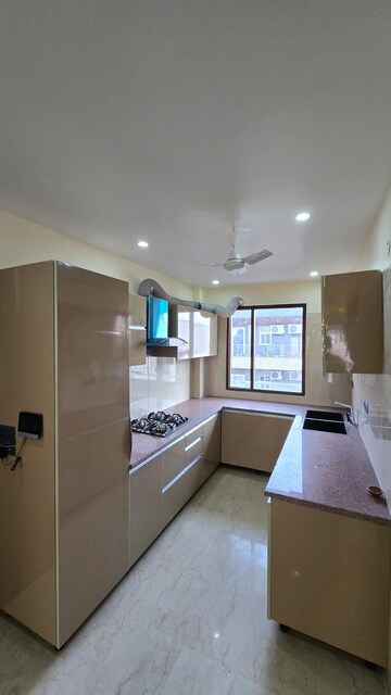 Kitchen in 3 BHK Builder Floor at Unitech South City 1, South City 1 – for Rent
