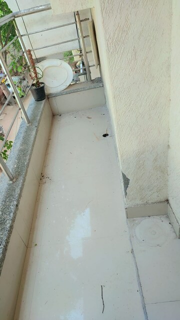 Balcony in 1 RK Apartment at Ansal Sushant Lok I, Sector 43 – for Rent