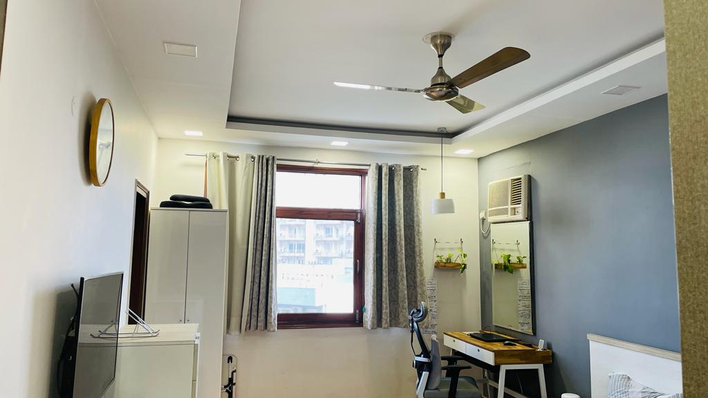 Living Room in 3 BHK Builder Floor at Ansal Sushant Lok I, Sector 43 – for Rent