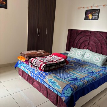 Bedroom in 2.5 BHK Apartment at Supertech Cape Town, Sector 74 – for Rent