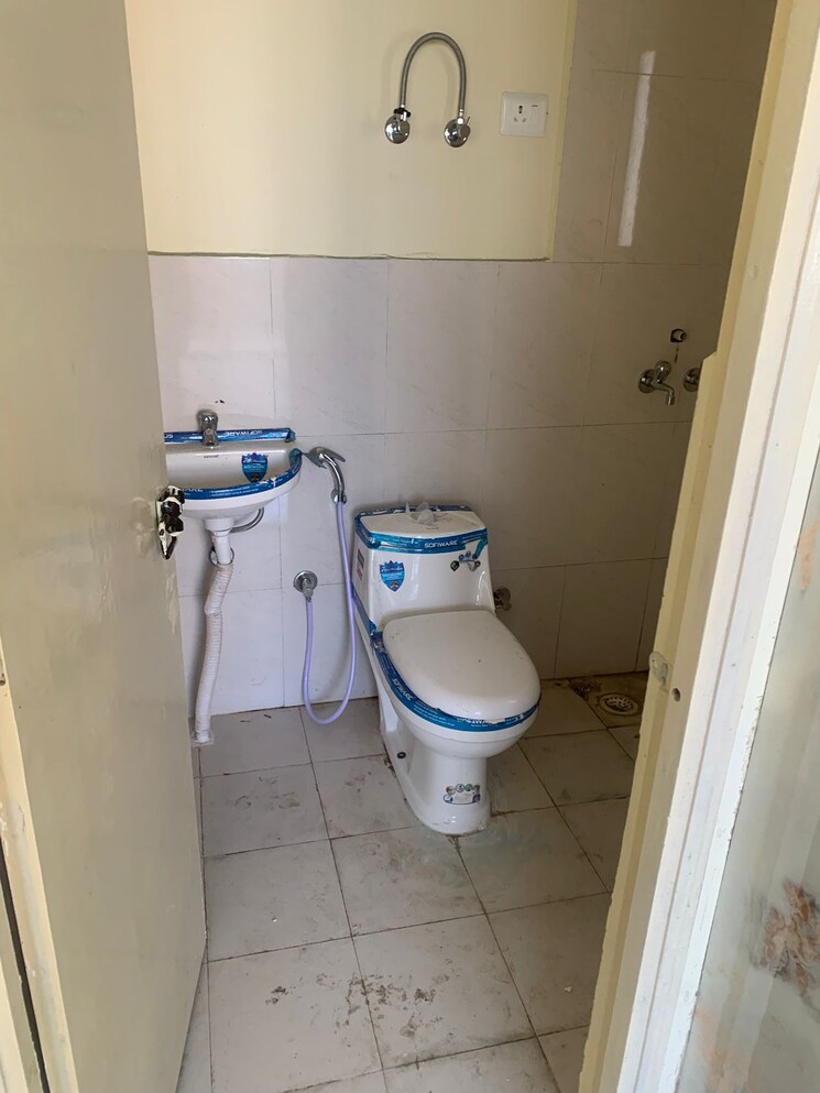 Bathroom, pyramid-elite 2 Bedroom 673 Sq.Ft. Apartment In Sector 86 Gurgaon 8143650