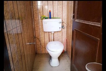 Bathroom in 1.5 BHK Builder Floor at Ramapuram – for Rent