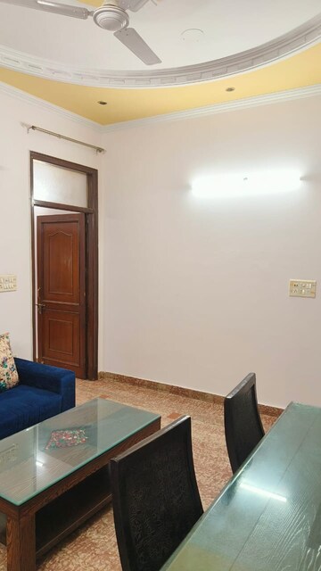 Furnished Amenities in 2 BHK Builder Floor at Subhash Nagar – for Rent