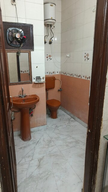 Kitchen in 2 BHK Builder Floor at Subhash Nagar – for Rent