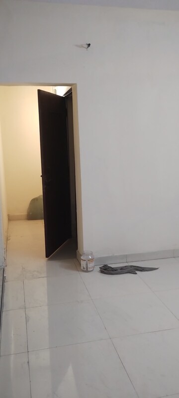 Furnished Amenities in 3 BHK Builder Floor at RWA Apartments Sector 26, Sector 26 – for Rent