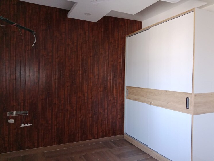 Room, defence colony 3 Bedroom 689 Sq.Yd. Builder Floor In Defence Colony Delhi 8143688