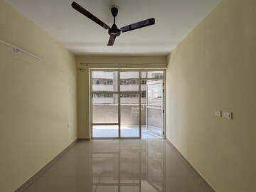 2 BHK Apartment For Rent in Pyramid Elite, Sector 86
