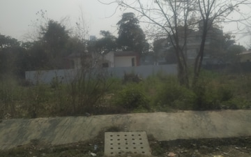 Plot For Sale in Ansal Golf Links 1