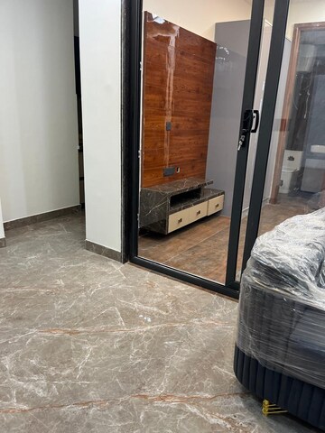 Room in 1 BHK Builder Floor at Ansal Sushant Lok I, Sector 43 – for Rent