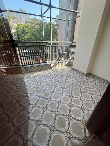 Balcony in 1 BHK Builder Floor at Ansal Sushant Lok I, Sector 43 – for Rent
